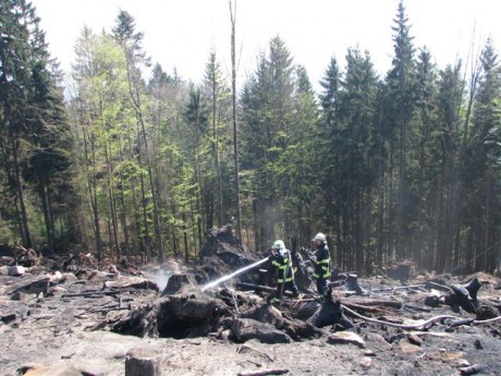 20090415-požár lesa Vysoký Kámen_56 (Small).JPG